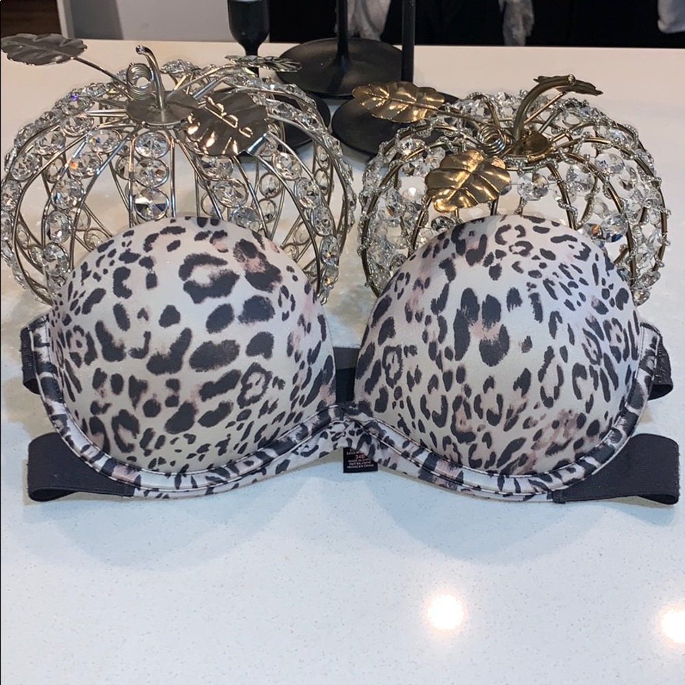 Victoria’s Secret Very Sexy strapless push up bra